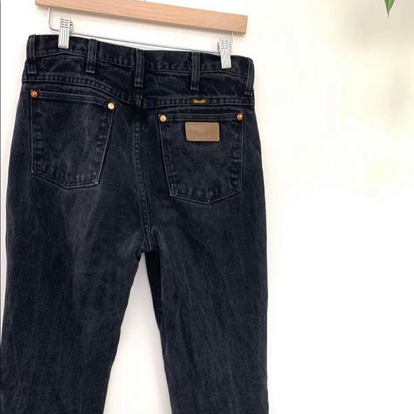 Wrangler Straight Leg Jeans - Picture 6 of 8